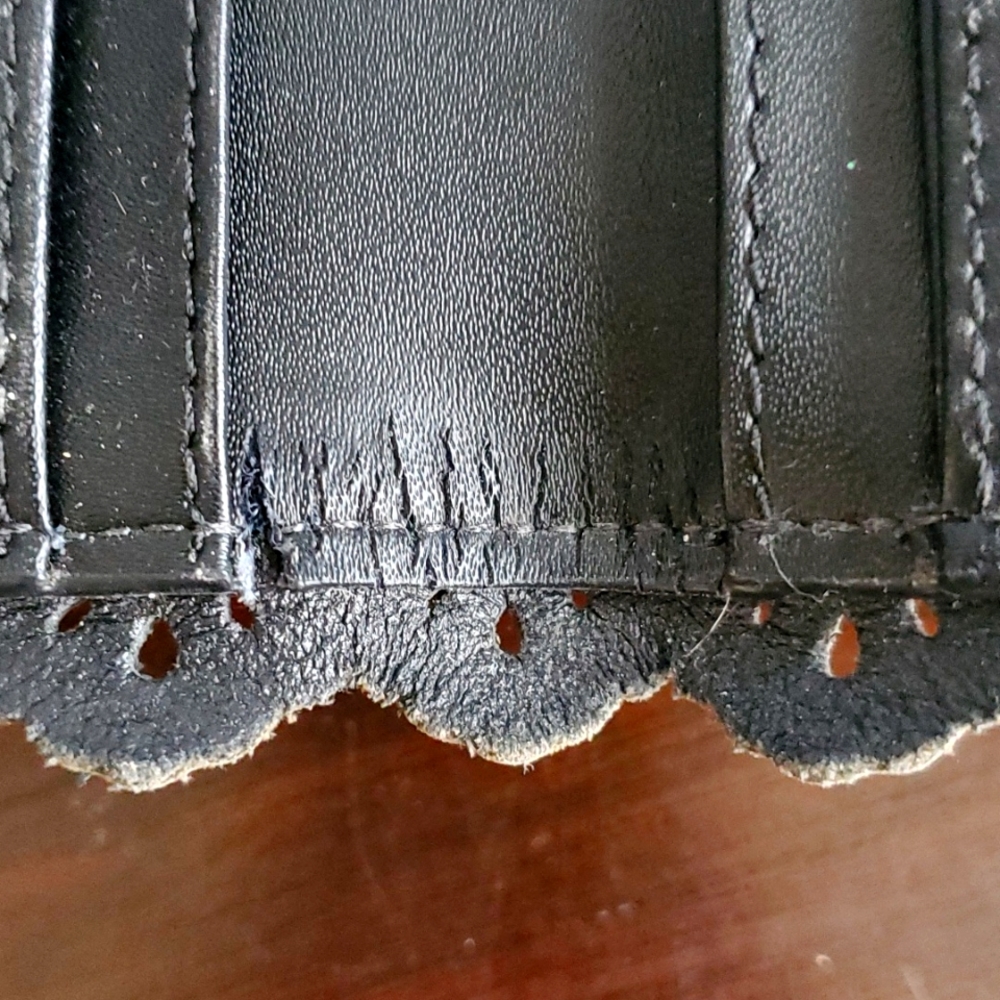 Rare Kate Spade Black Scalloped Leather Long Thin Wallet - Picture 5 of 9